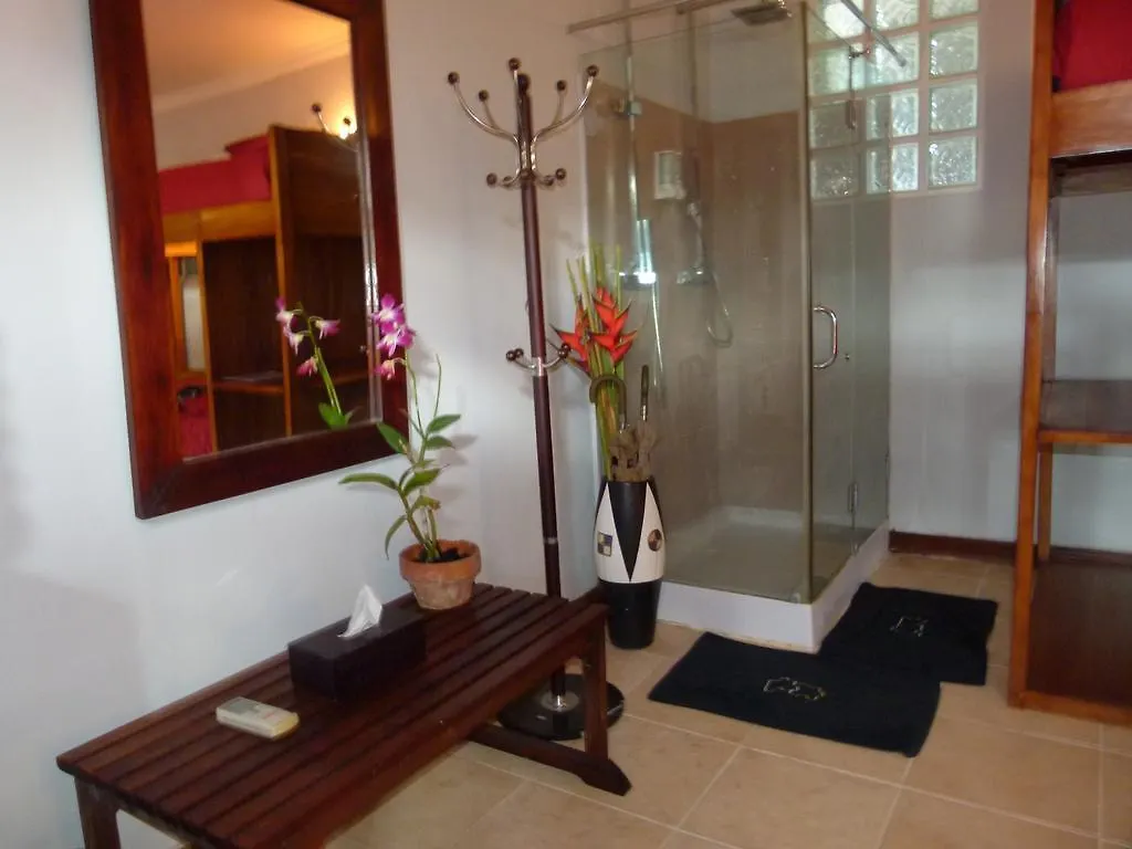 Laki Uma Villa - Male Only Canggu Affittacamere
